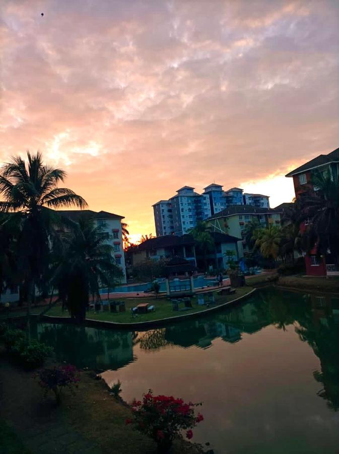 Smilez Homestay H102 & A306 At Pd Perdana Kondo Resort Port Dickson Esterno foto
