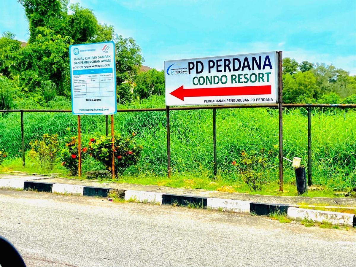 Smilez Homestay H102 & A306 At Pd Perdana Kondo Resort Port Dickson Esterno foto