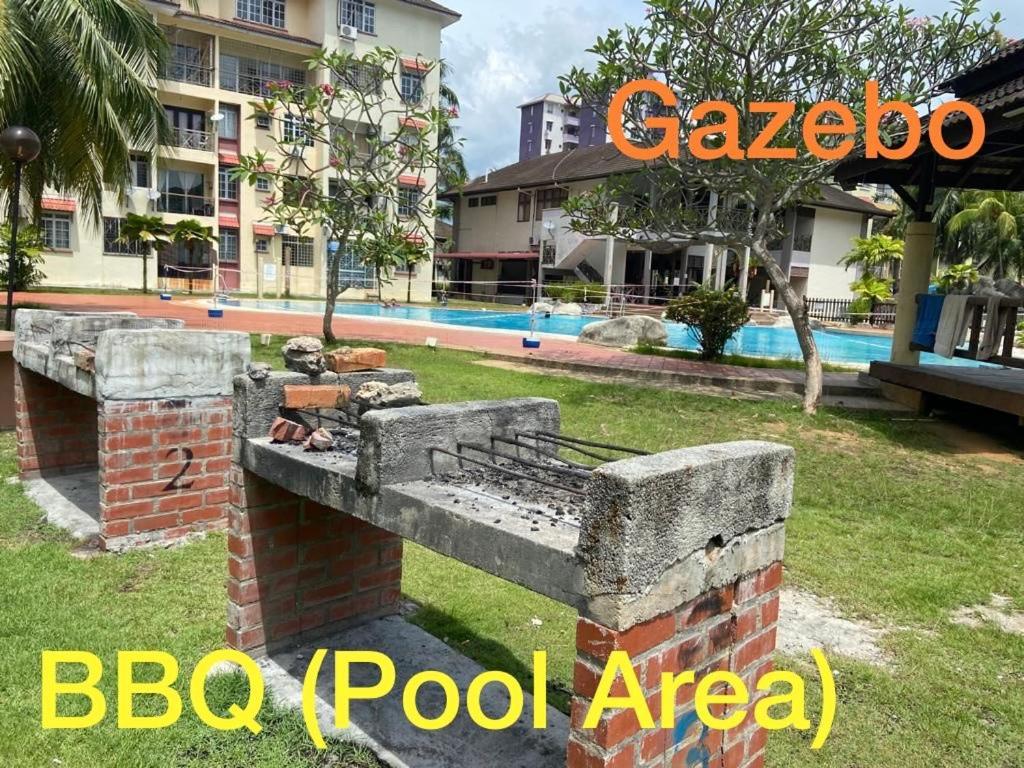 Smilez Homestay H102 & A306 At Pd Perdana Kondo Resort Port Dickson Esterno foto