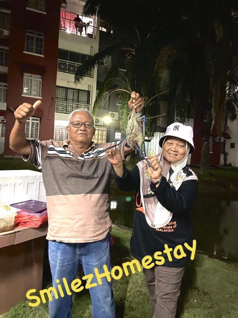 Smilez Homestay H102 & A306 At Pd Perdana Kondo Resort Port Dickson Esterno foto