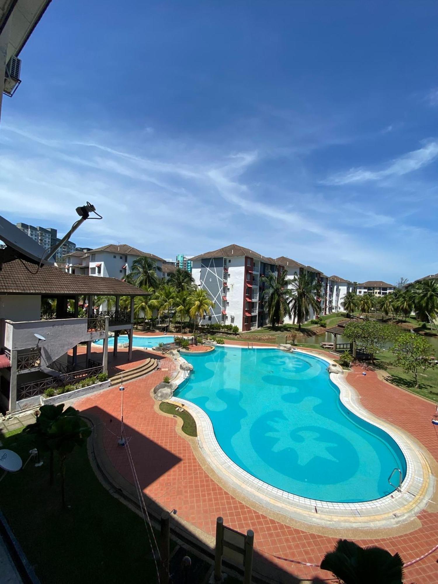 Smilez Homestay H102 & A306 At Pd Perdana Kondo Resort Port Dickson Esterno foto